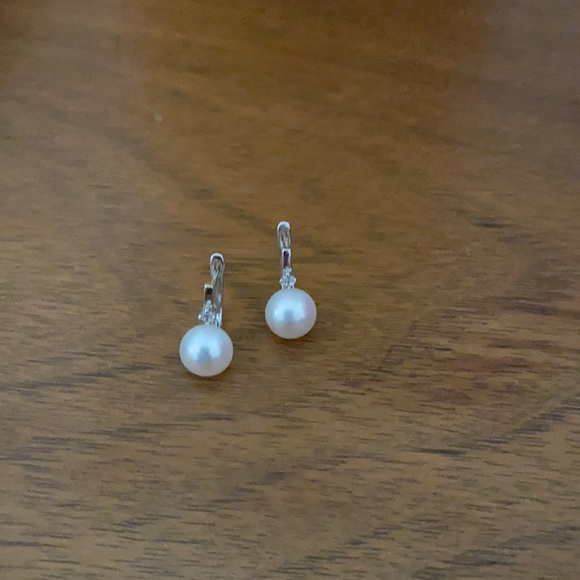Steering Silver and Faux Pearl Earrings - Picture 1 of 3